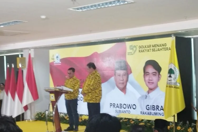 Partai Golkar Dukung Gibran Rakabuming Raka sebagai Bakal Cawapres Prabowo Partai Golkar dukung Gibran Rakabuming Raka sebagai bakal calon wakil presiden mendampingi Prabowo Subianto, di pemilihan umum 2024.
